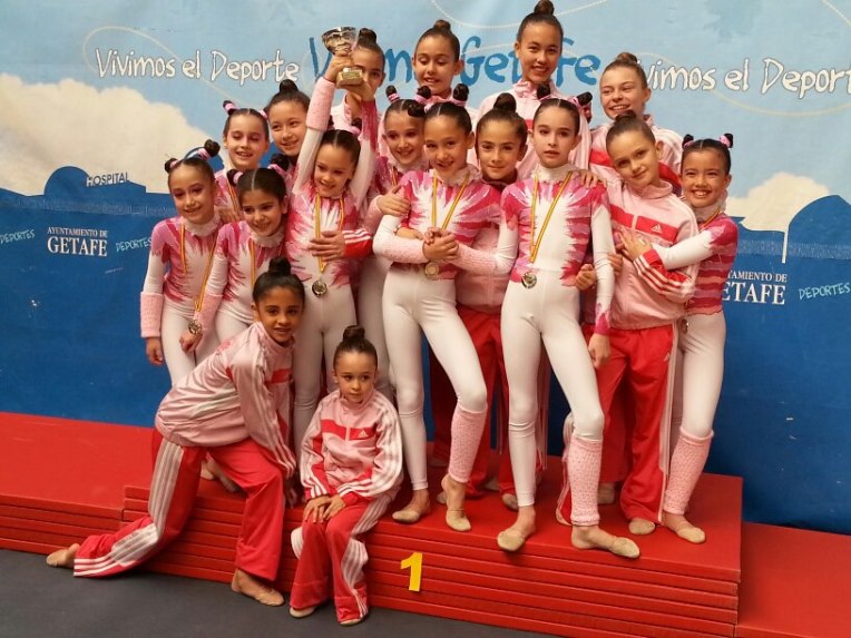 601576_470509159683071_1458466375_n